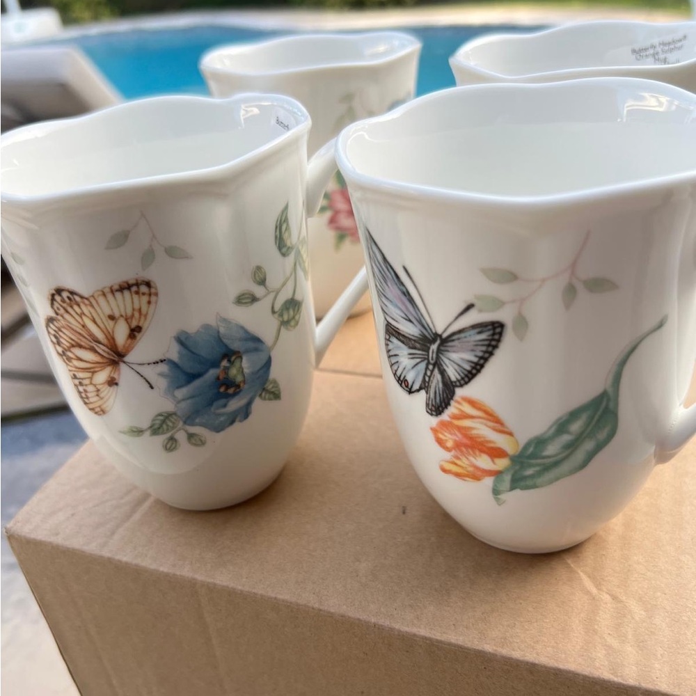 New Lenox's Butterfly Meadow 4 mugs 12oz